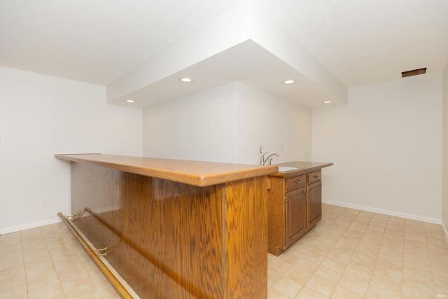 201 E Mount Pleasant Road, Evansville, IN 47711