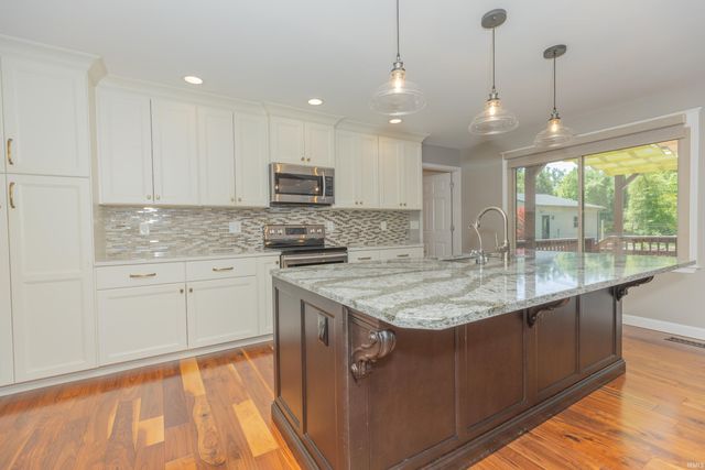 201 E Mount Pleasant Road, Evansville, IN 47711