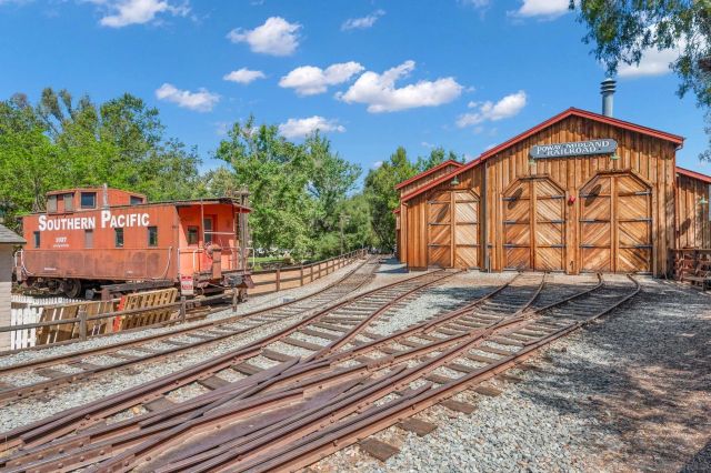 13447 Orange Blossom Ln, Poway, CA 92064