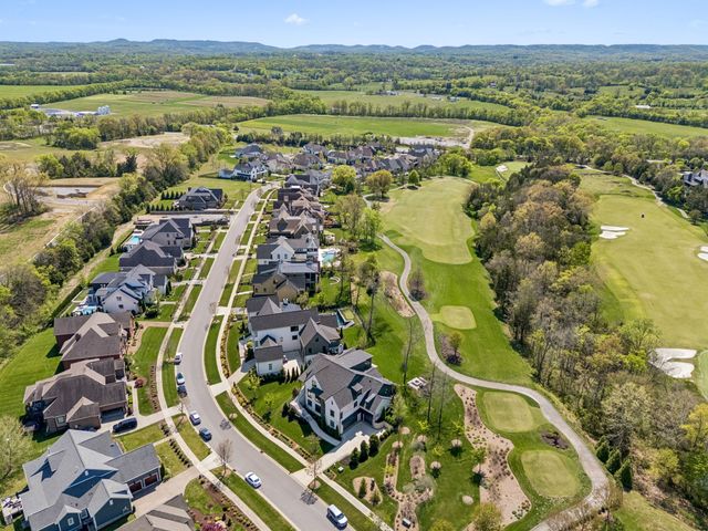 7066 Lanceleaf Dr, College Grove, TN 37046