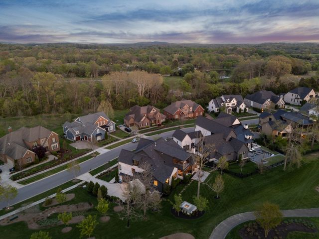 7066 Lanceleaf Dr, College Grove, TN 37046