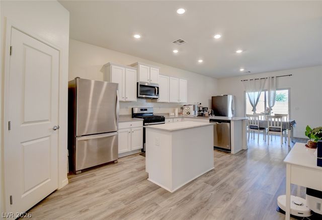 1720 Luna Cliff Avenue, North Las Vegas, NV 89032