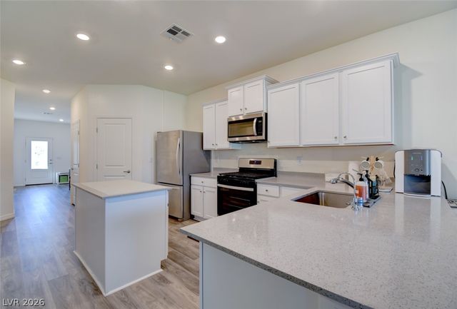 1720 Luna Cliff Avenue, North Las Vegas, NV 89032