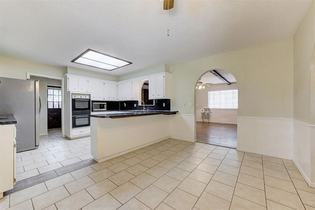 1825 N Oakhill Road, Bethany, OK 73008