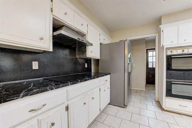 1825 N Oakhill Road, Bethany, OK 73008
