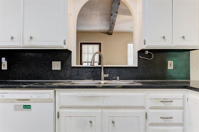 1825 N Oakhill Road, Bethany, OK 73008