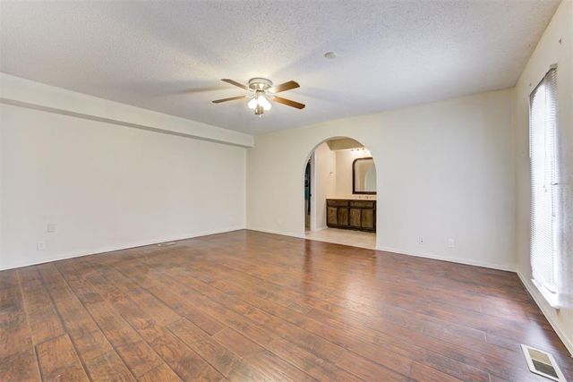 1825 N Oakhill Road, Bethany, OK 73008