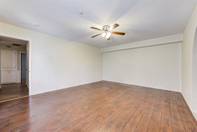 1825 N Oakhill Road, Bethany, OK 73008