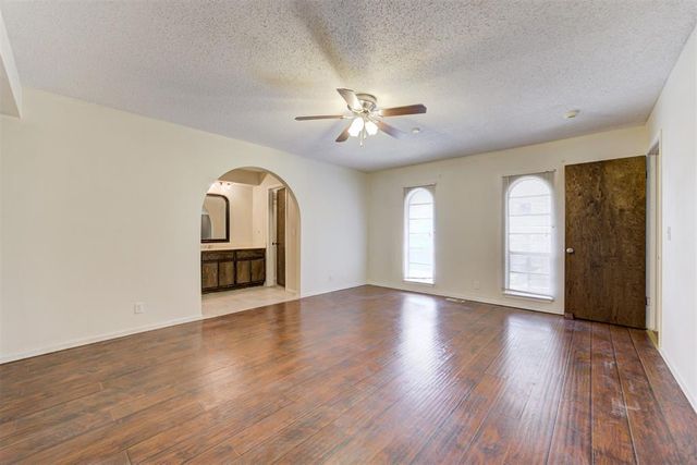 1825 N Oakhill Road, Bethany, OK 73008