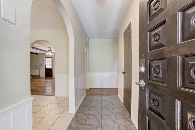 1825 N Oakhill Road, Bethany, OK 73008
