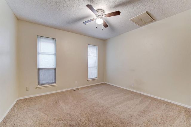 1825 N Oakhill Road, Bethany, OK 73008
