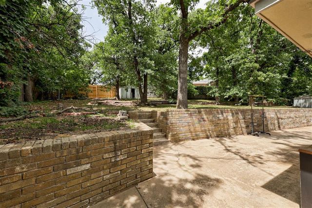1825 N Oakhill Road, Bethany, OK 73008