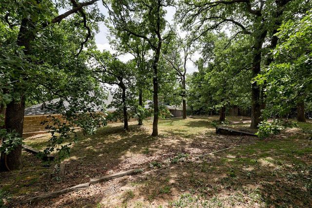 1825 N Oakhill Road, Bethany, OK 73008