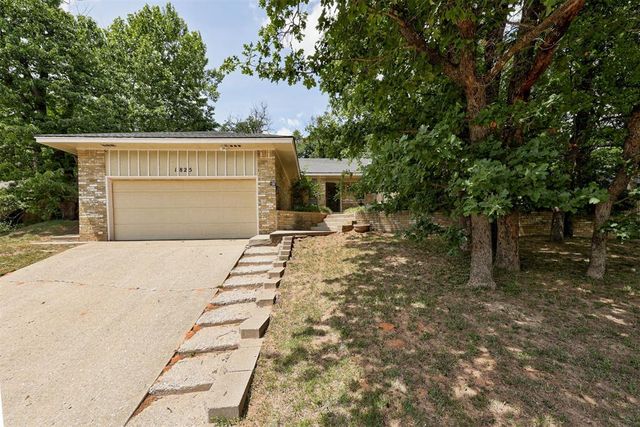 1825 N Oakhill Road, Bethany, OK 73008
