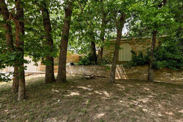 1825 N Oakhill Road, Bethany, OK 73008