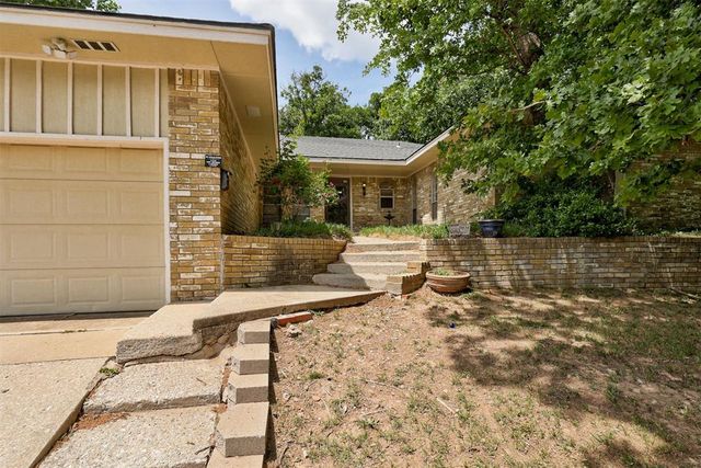 1825 N Oakhill Road, Bethany, OK 73008