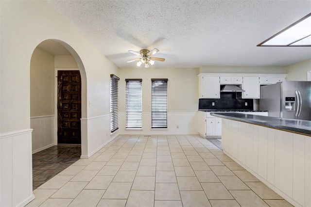 1825 N Oakhill Road, Bethany, OK 73008
