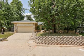 1825 N Oakhill Road, Bethany, OK 73008