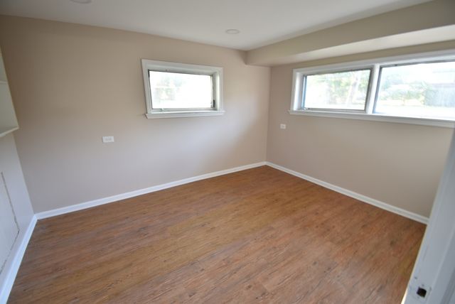 907 S Elmhurst Road, Mount Prospect, IL 60056
