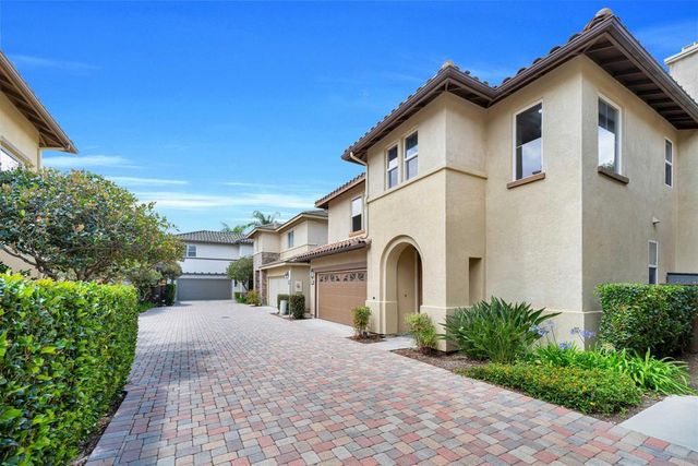 10512 Hollingsworth Way, San Diego, CA 92127