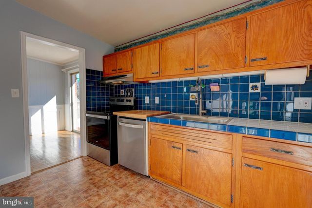 4 ROSANNE LN, Rockville, MD 20851