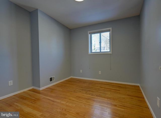 4 ROSANNE LN, Rockville, MD 20851