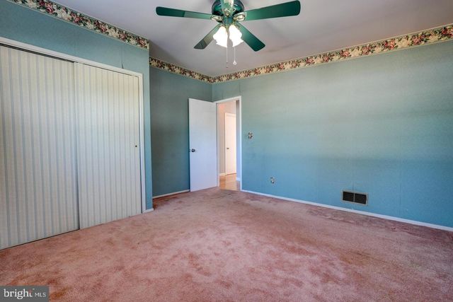 4 ROSANNE LN, Rockville, MD 20851