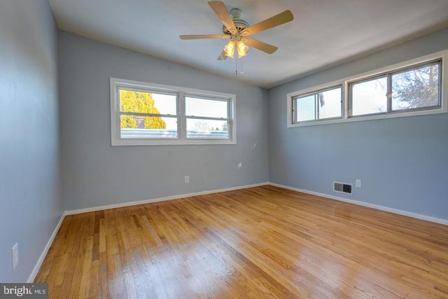 4 ROSANNE LN, Rockville, MD 20851