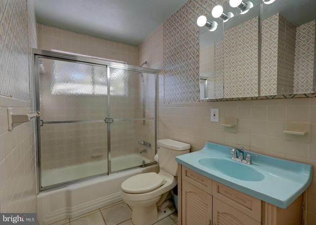 4 ROSANNE LN, Rockville, MD 20851
