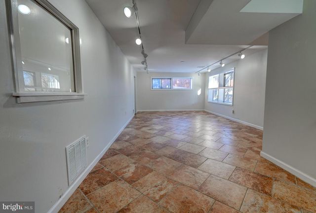 4 ROSANNE LN, Rockville, MD 20851