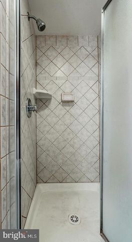 4 ROSANNE LN, Rockville, MD 20851