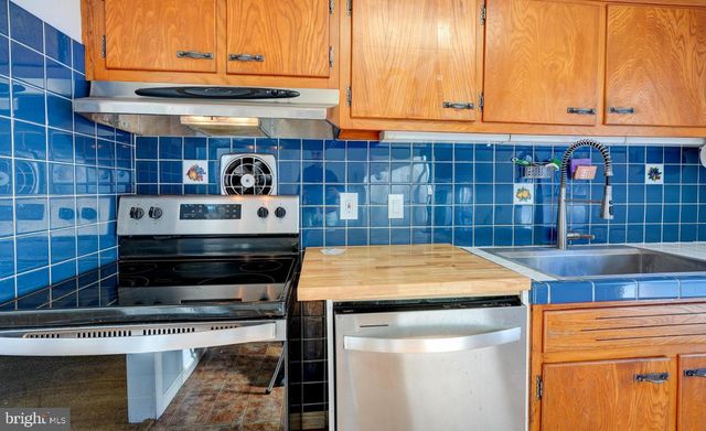 4 ROSANNE LN, Rockville, MD 20851