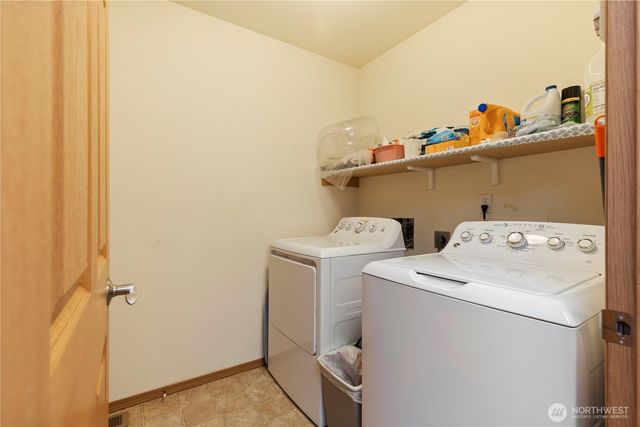 1379 NE Big Berry Loop, Oak Harbor, WA 98277