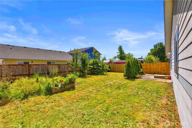 1379 NE Big Berry Loop, Oak Harbor, WA 98277