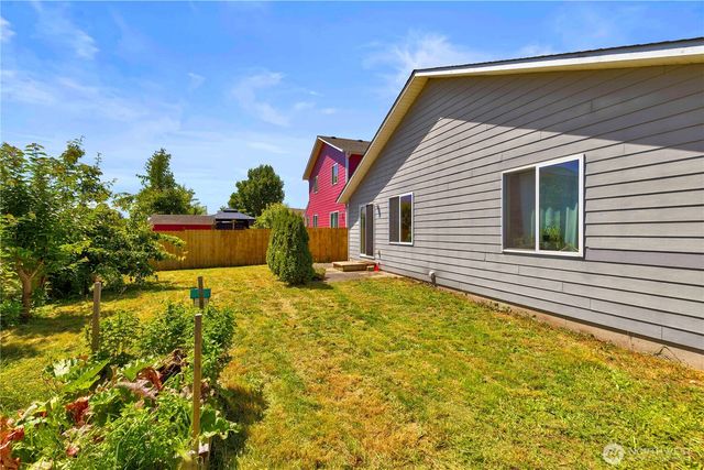 1379 NE Big Berry Loop, Oak Harbor, WA 98277