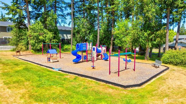 1379 NE Big Berry Loop, Oak Harbor, WA 98277