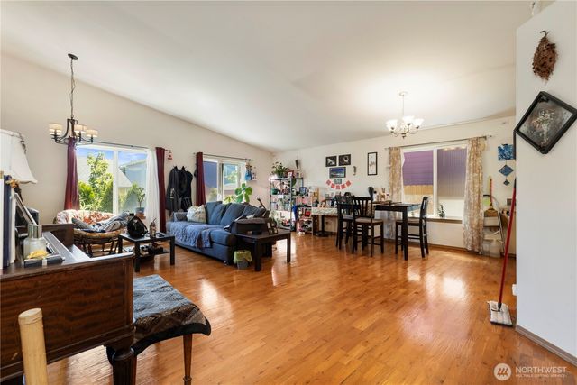 1379 NE Big Berry Loop, Oak Harbor, WA 98277