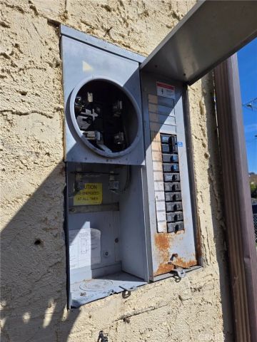 11727 Alabama, Los Angeles, CA 90059