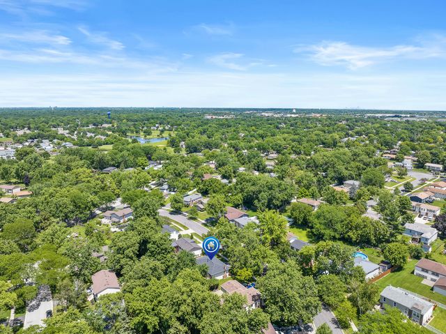 313 Bedford Road, Bolingbrook, IL 60440