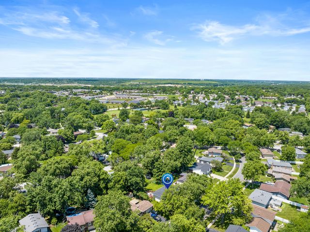 313 Bedford Road, Bolingbrook, IL 60440
