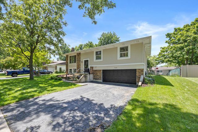 313 Bedford Road, Bolingbrook, IL 60440