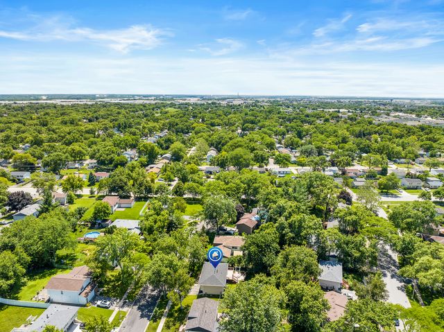 313 Bedford Road, Bolingbrook, IL 60440
