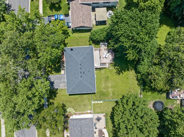 313 Bedford Road, Bolingbrook, IL 60440