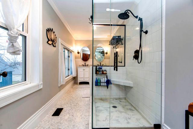 1435 E Walnut Street, Springfield, MO 65802