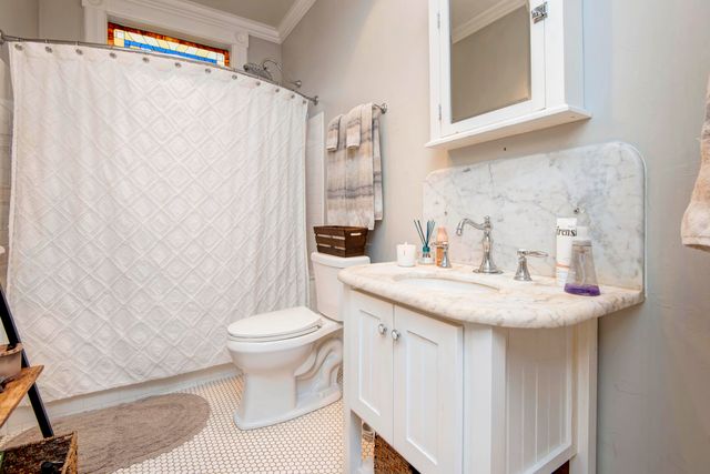 1435 E Walnut Street, Springfield, MO 65802