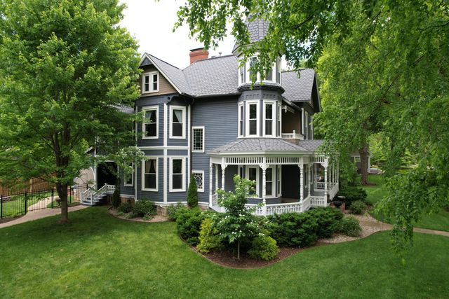 1435 E Walnut Street, Springfield, MO 65802