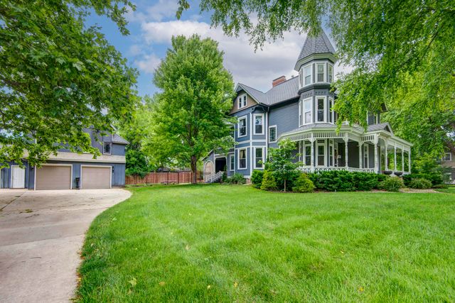 1435 E Walnut Street, Springfield, MO 65802