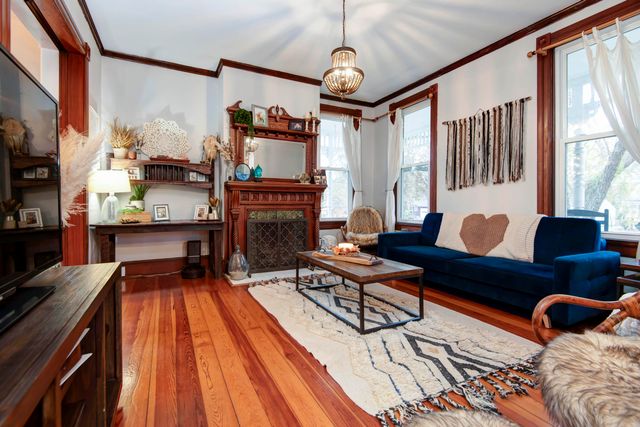 1435 E Walnut Street, Springfield, MO 65802