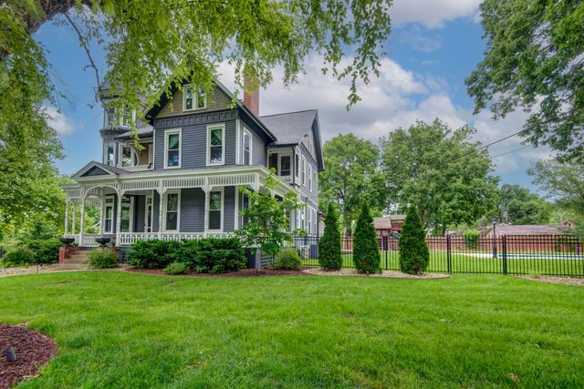 1435 E Walnut Street, Springfield, MO 65802