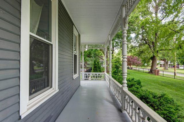 1435 E Walnut Street, Springfield, MO 65802